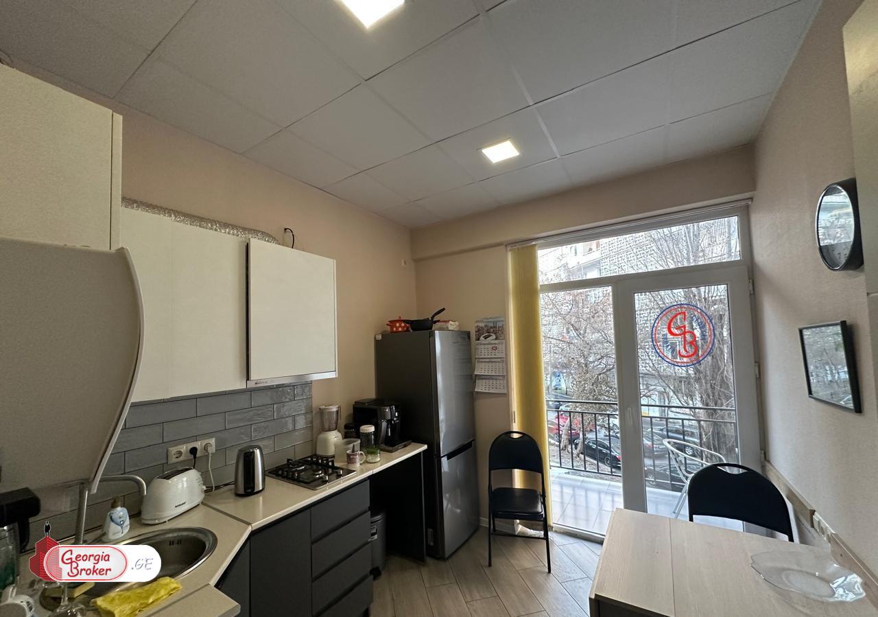 в аренду офис с новым ремонтом 6-комнат