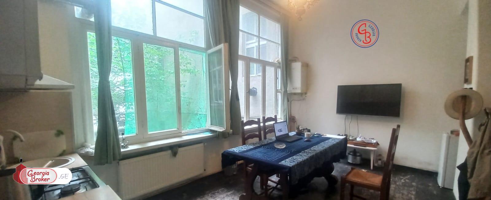 იყიდება ახალი გარემონტებული უნივერსალური ფართი