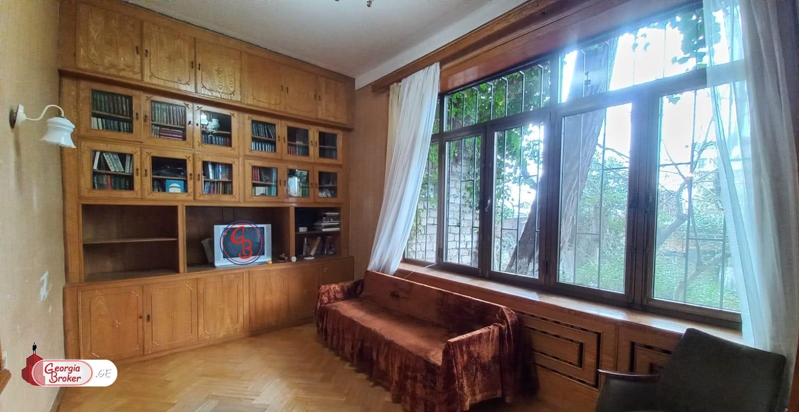 old repaired 5-room apartment for sale