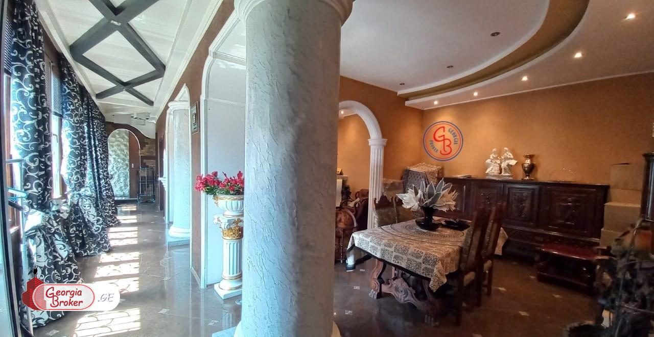 იყიდება ახალი გარემონტებული 3 ოთახიანი ბინა