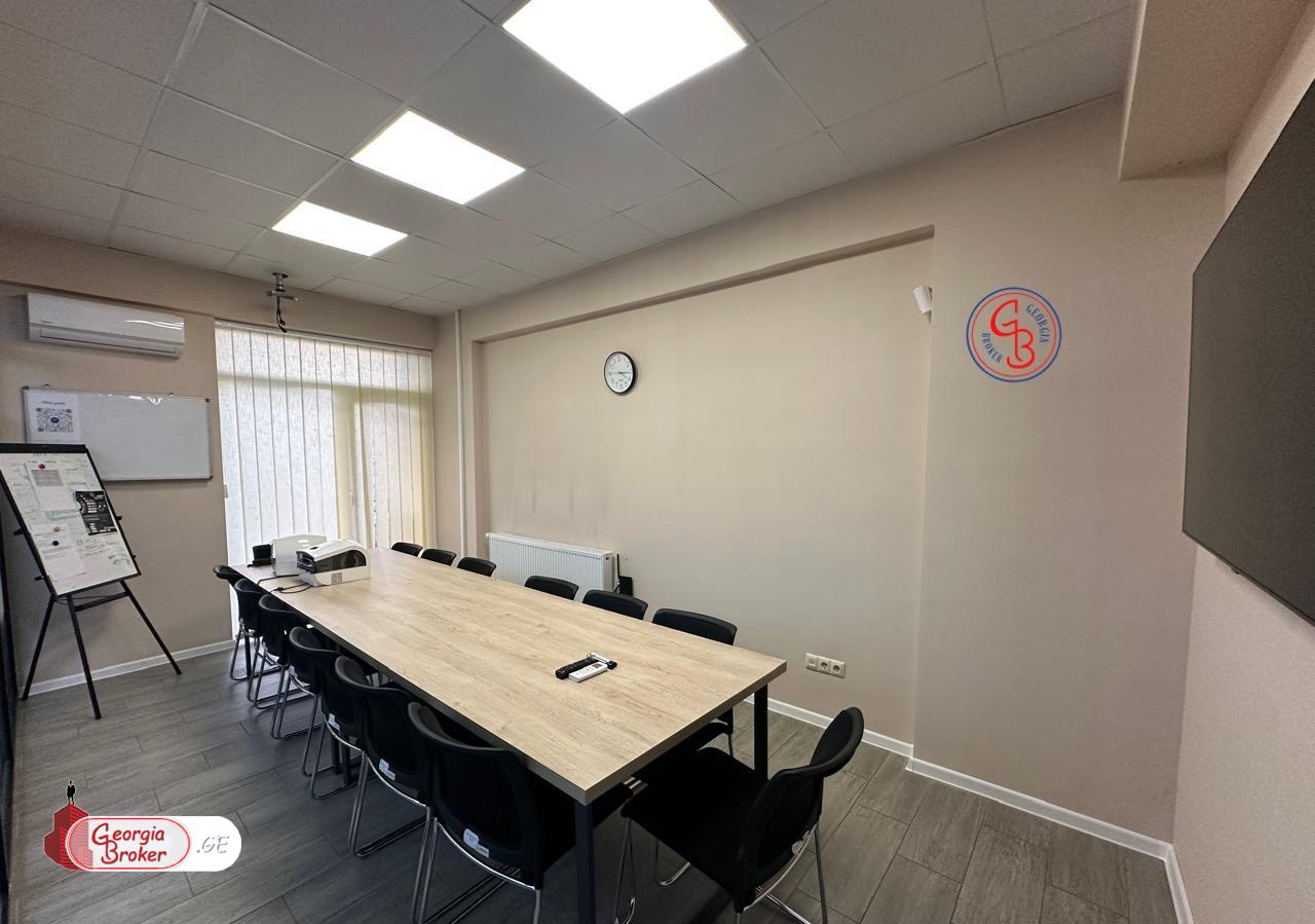 в аренду офис с новым ремонтом 6-комнат