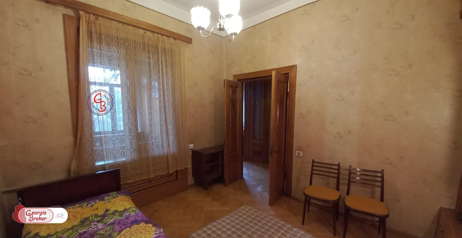 old repaired 5-room apartment for sale