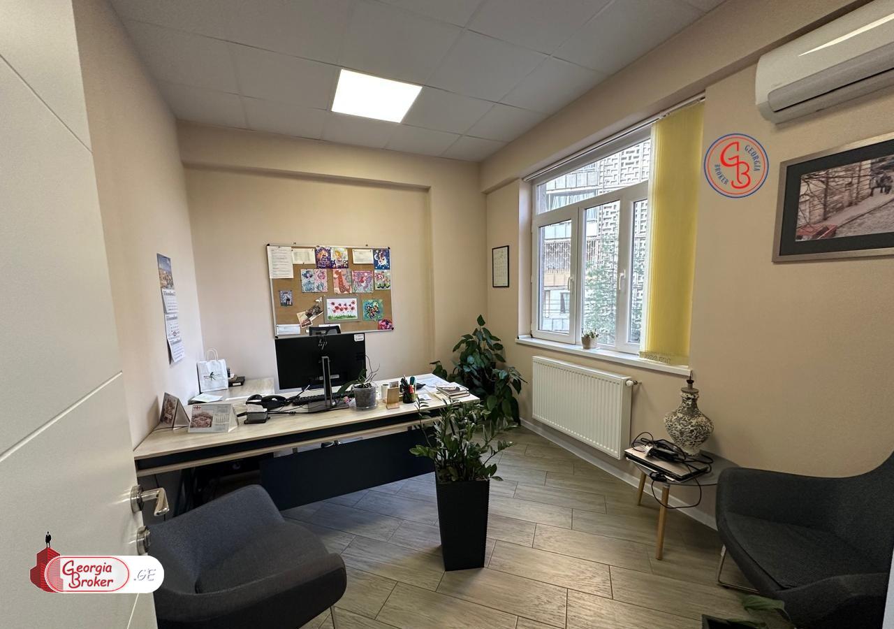 в аренду офис с новым ремонтом 6-комнат