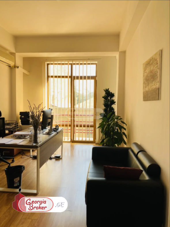 в аренду офис с новым ремонтом 22-комнат