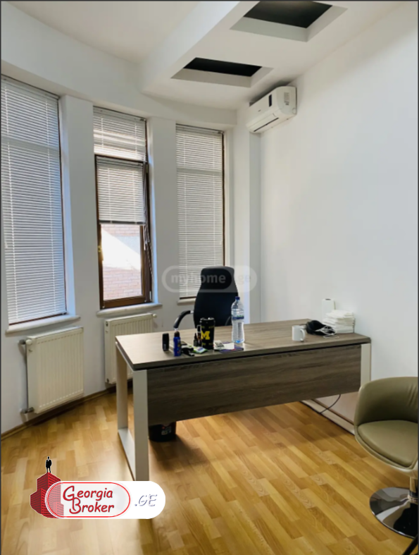 в аренду офис с новым ремонтом 22-комнат