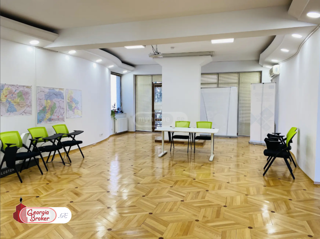 в аренду офис с новым ремонтом 22-комнат