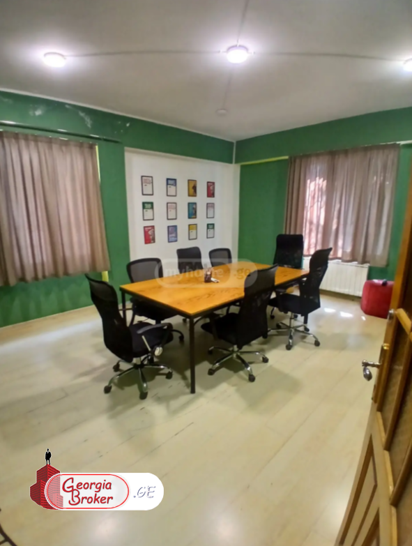 в аренду офис с новым ремонтом 6-комнат