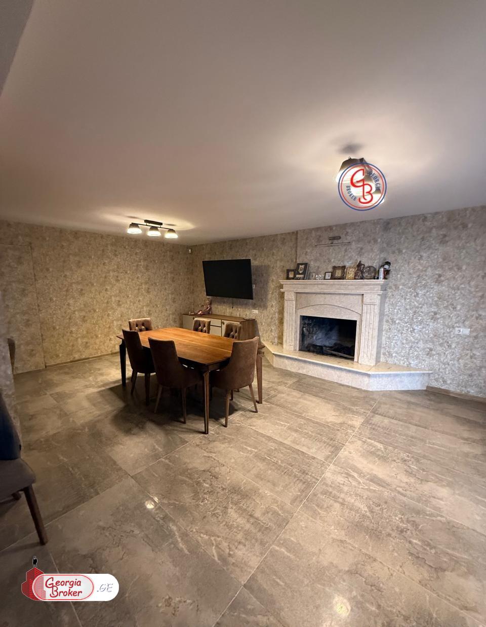 იყიდება ახალი გარემონტებული 6 ოთახიანი სახლი