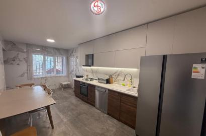 იყიდება ახალი გარემონტებული 6 ოთახიანი სახლი