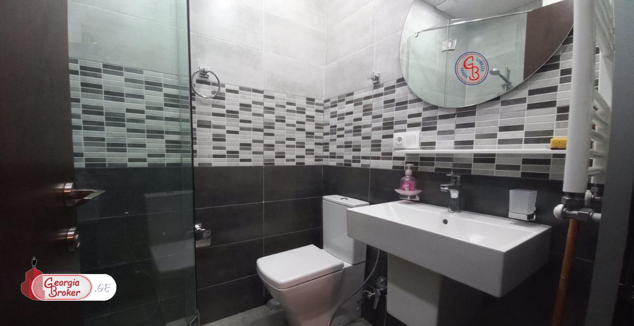 იყიდება ახალი გარემონტებული 2 ოთახიანი ბინა