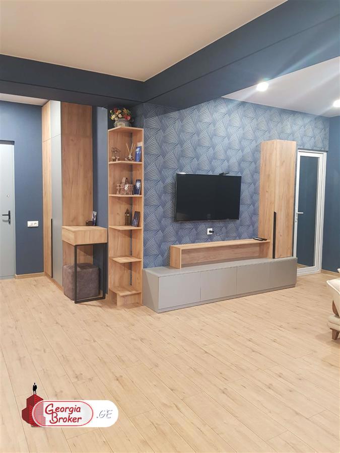 nearly repaired 5-room apartment for sale