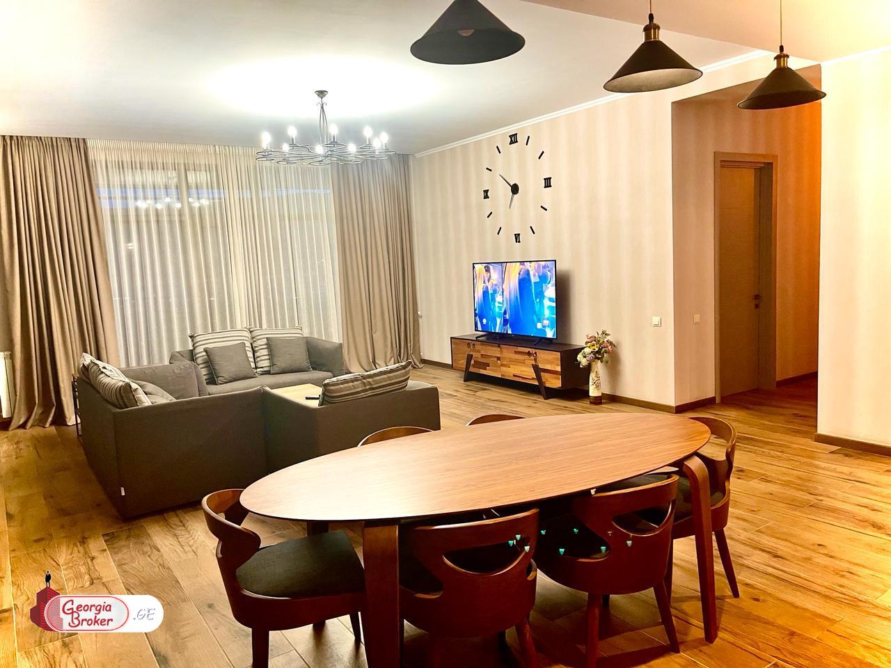 nearly repaired 11-room house for sale