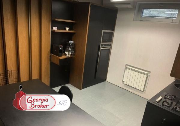 იყიდება ახალი გარემონტებული საოფისე ფართი