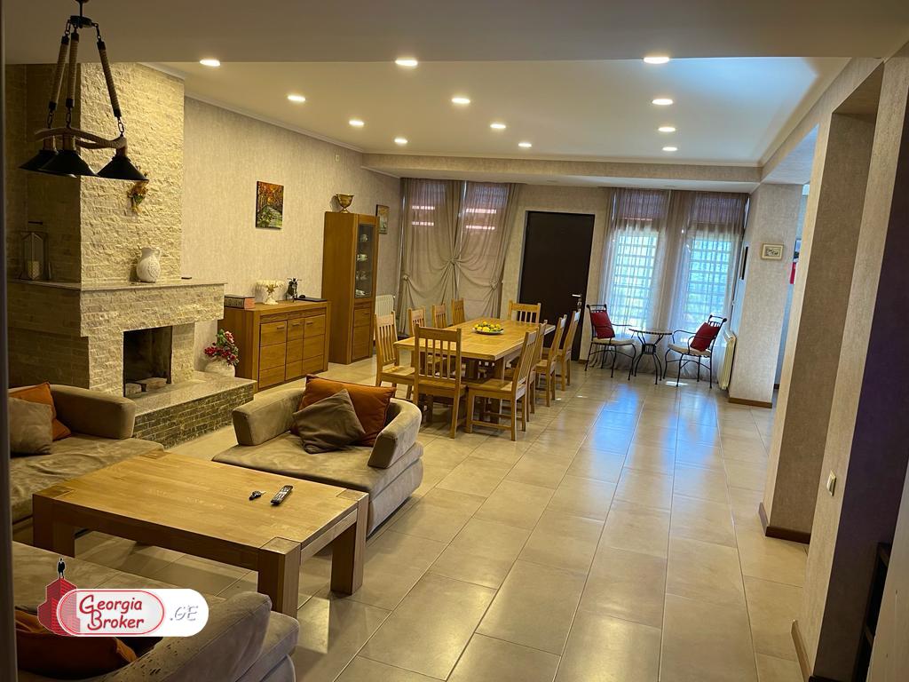 nearly repaired 11-room house for sale