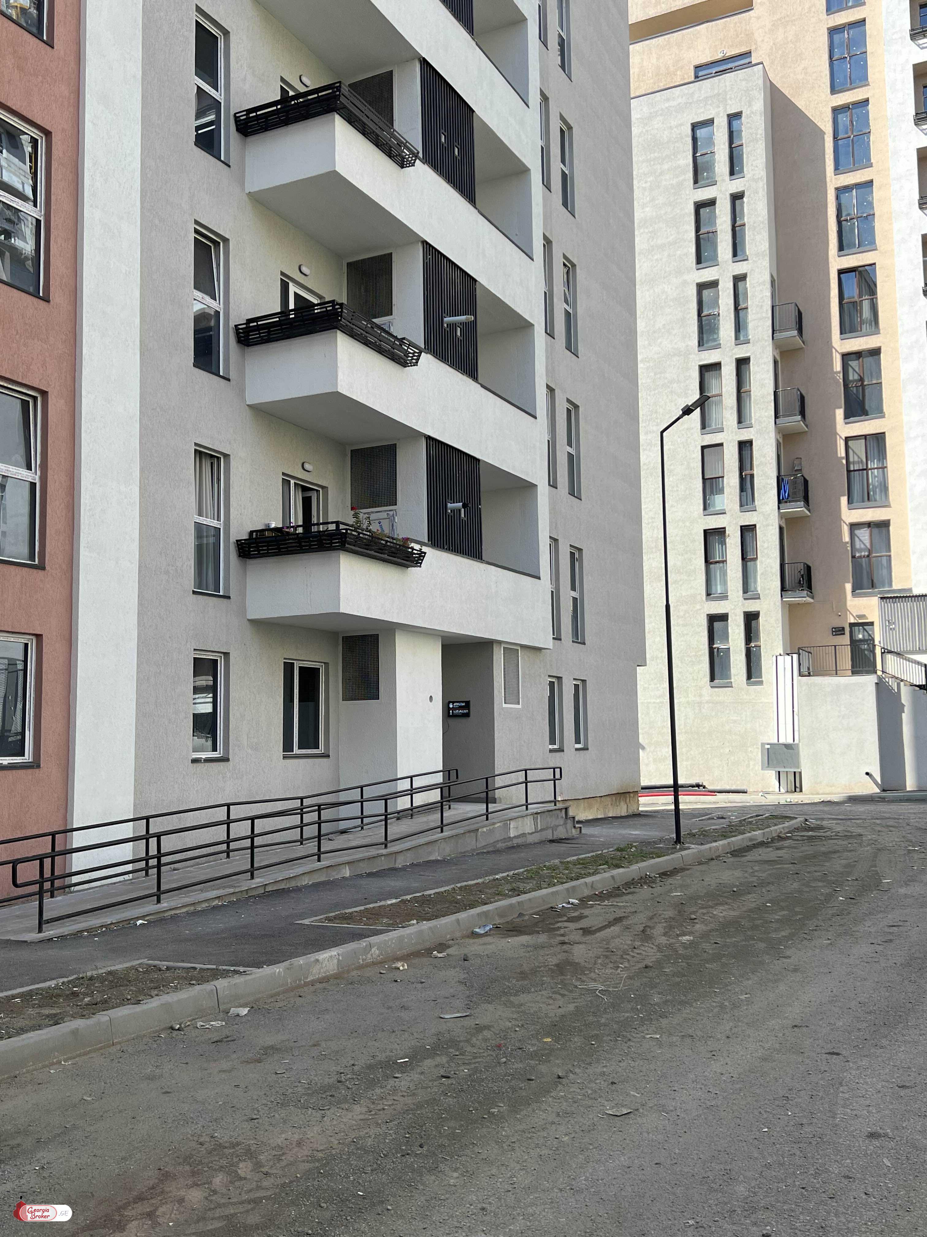 nearly repaired 2-room apartment for sale