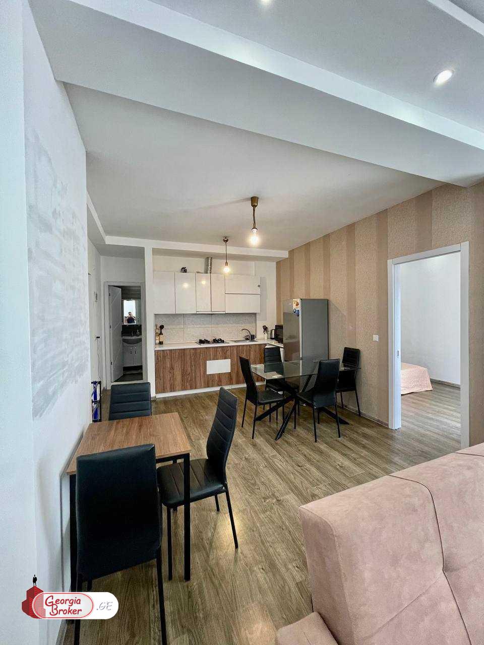 იყიდება ახალი გარემონტებული 2 ოთახიანი ბინა