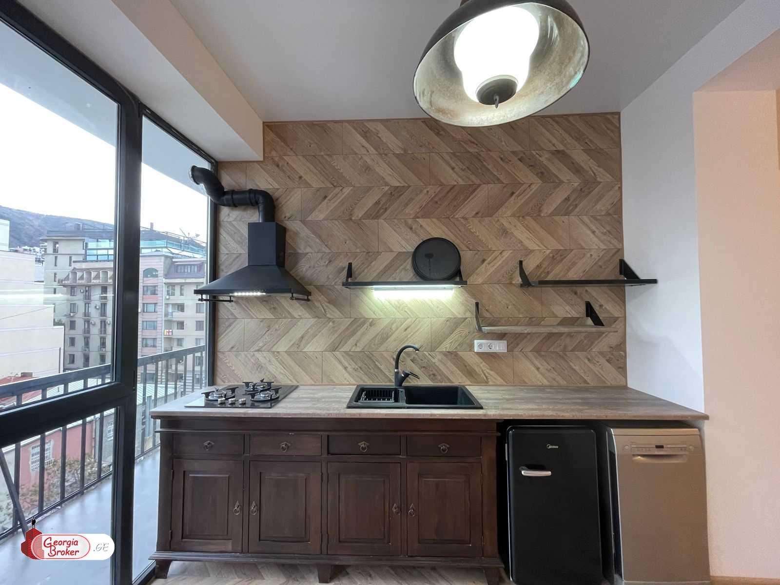 продается квартира с новым ремонтом 3-комнаты