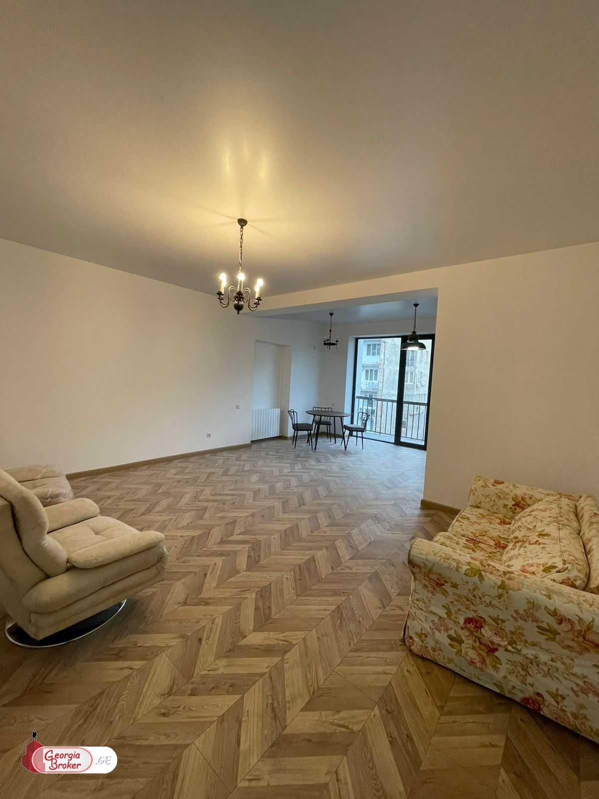 продается квартира с новым ремонтом 3-комнаты