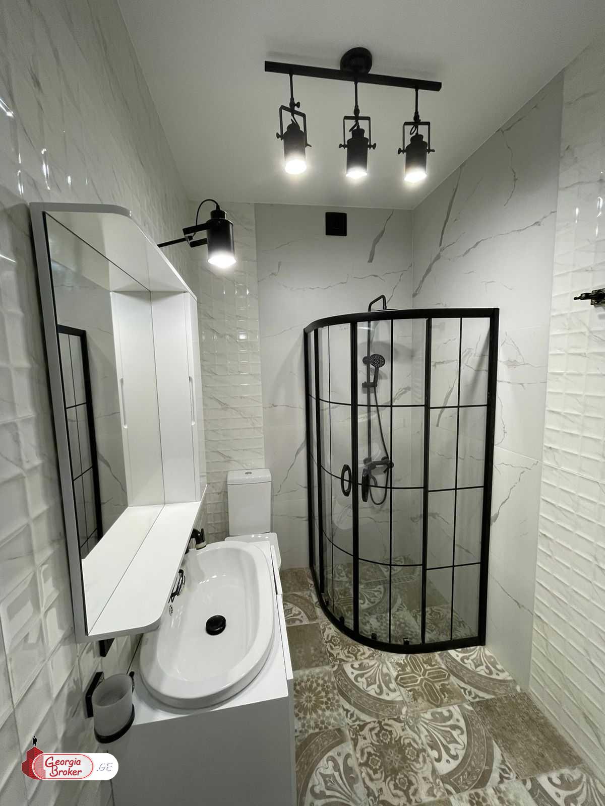 продается квартира с новым ремонтом 3-комнаты