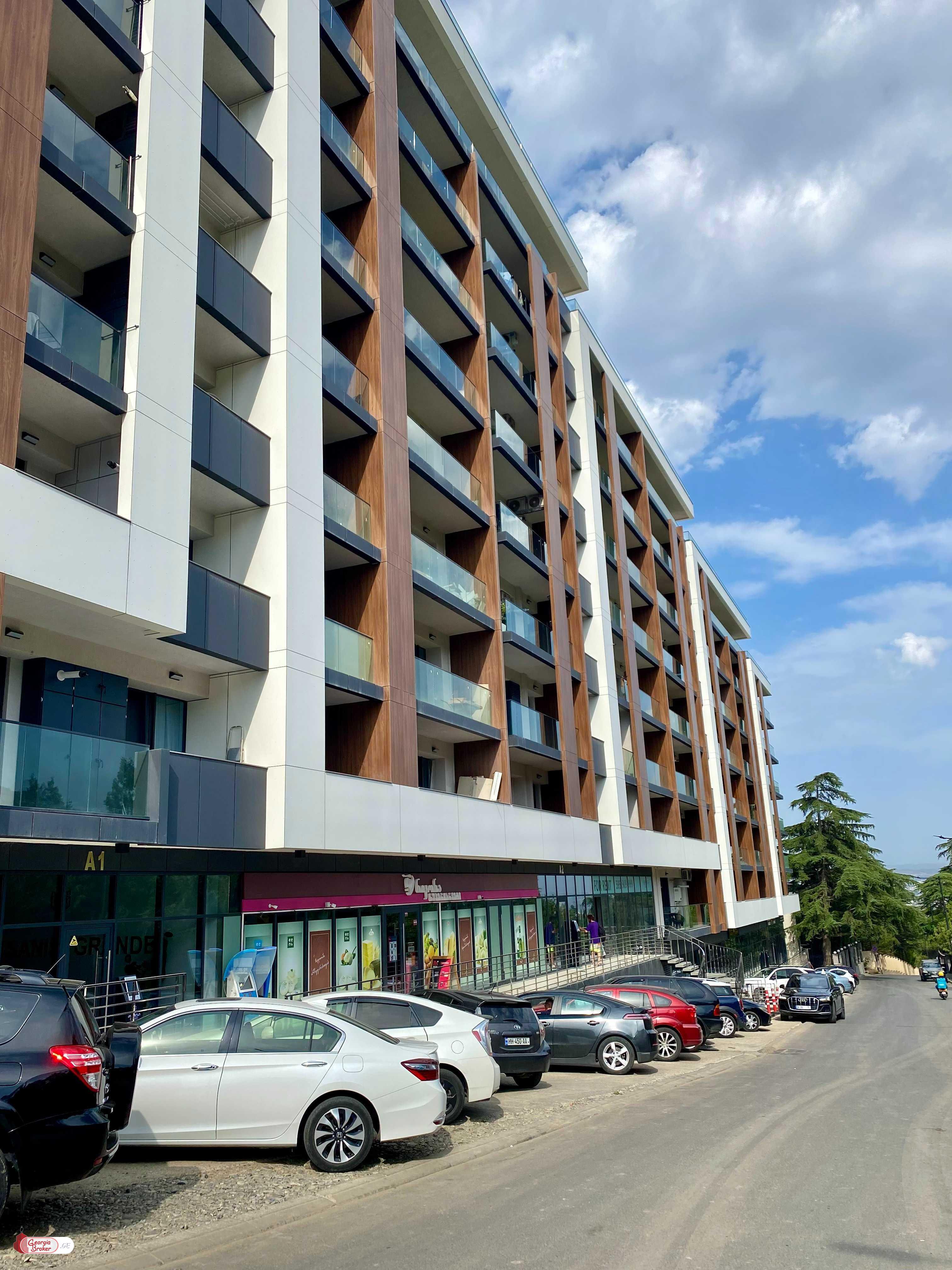 nearly repaired 3-room apartment for sale