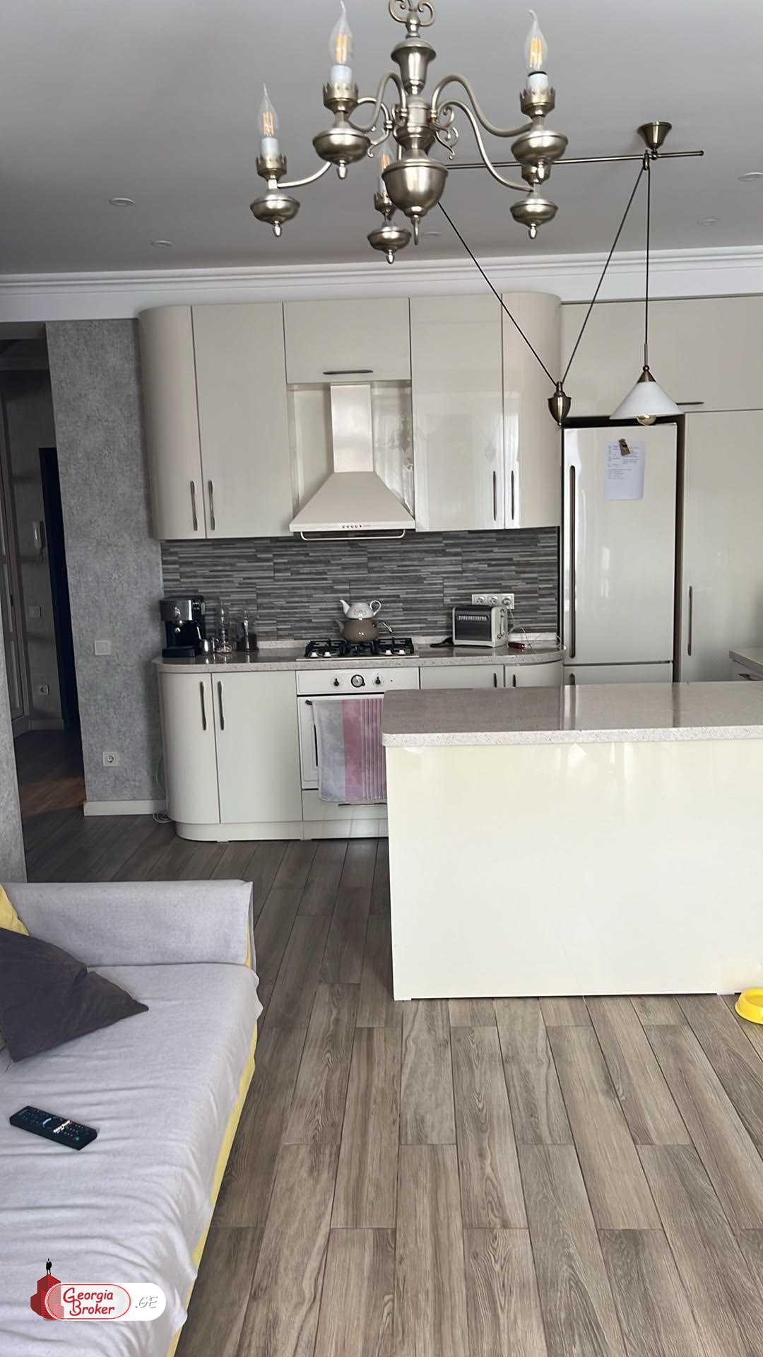 nearly repaired 3-room apartment for sale