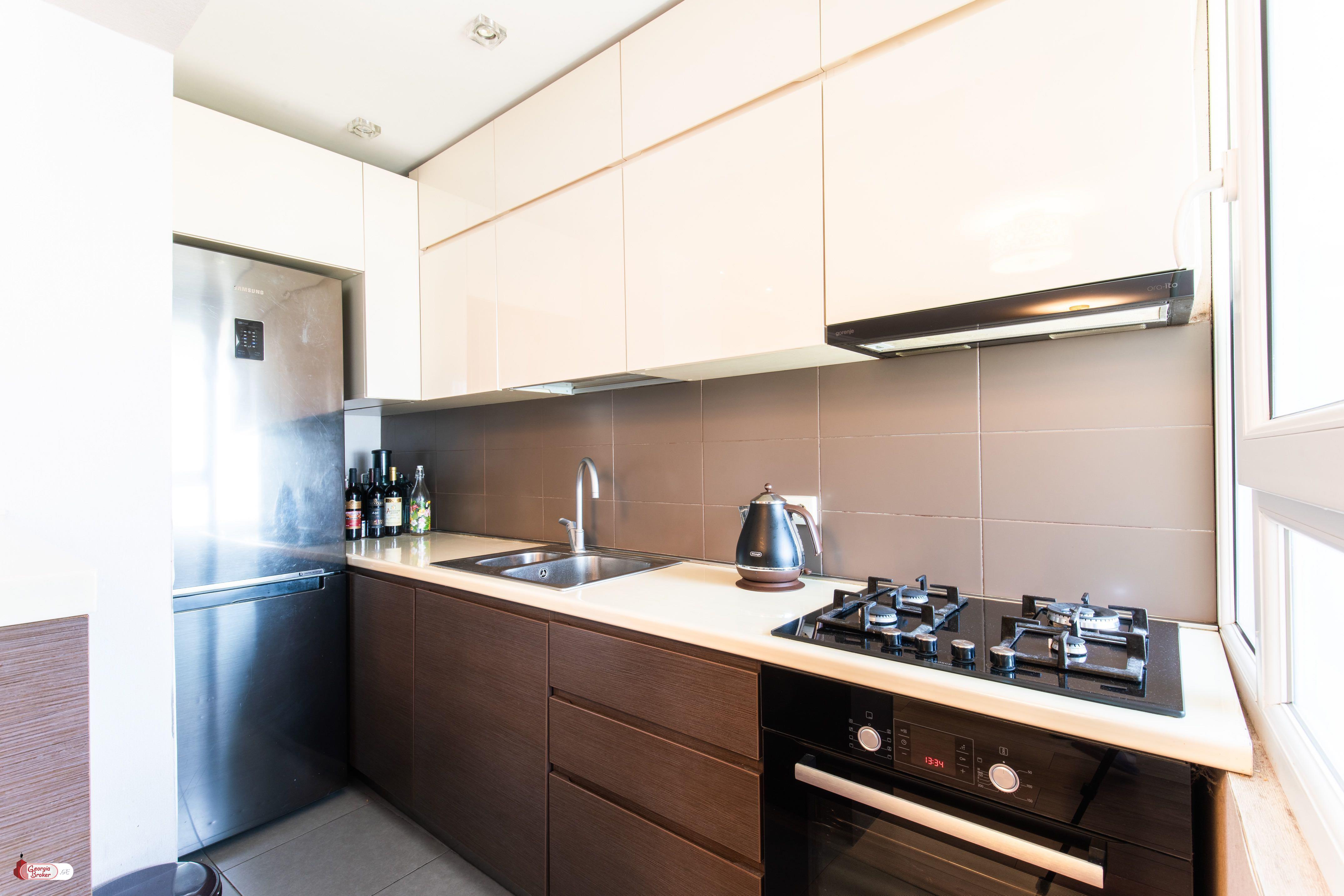 იყიდება ახალი გარემონტებული 3 ოთახიანი ბინა