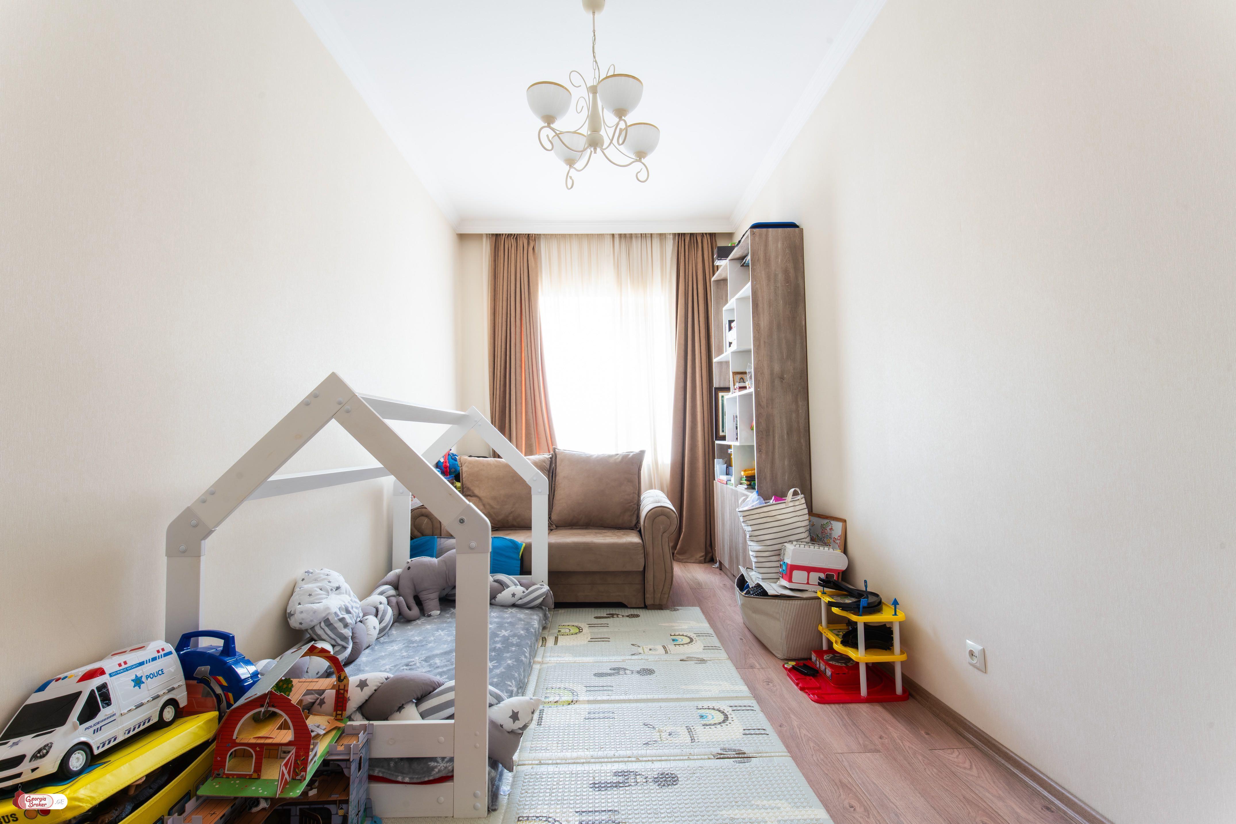 იყიდება ახალი გარემონტებული 3 ოთახიანი ბინა