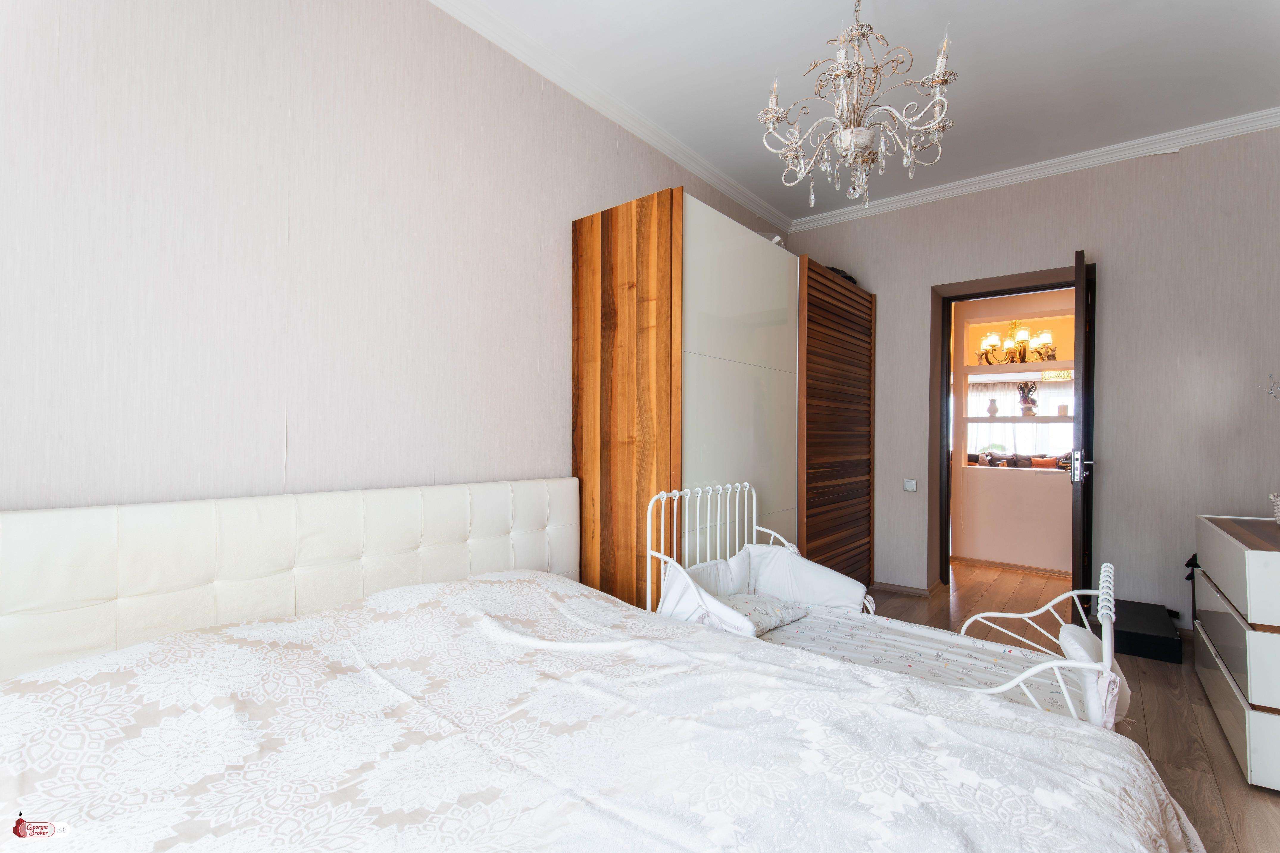 იყიდება ახალი გარემონტებული 3 ოთახიანი ბინა