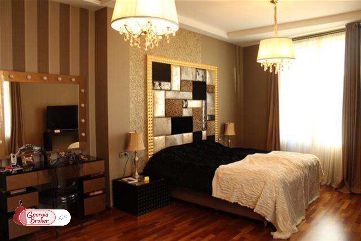 nearly repaired 7-room apartment for sale