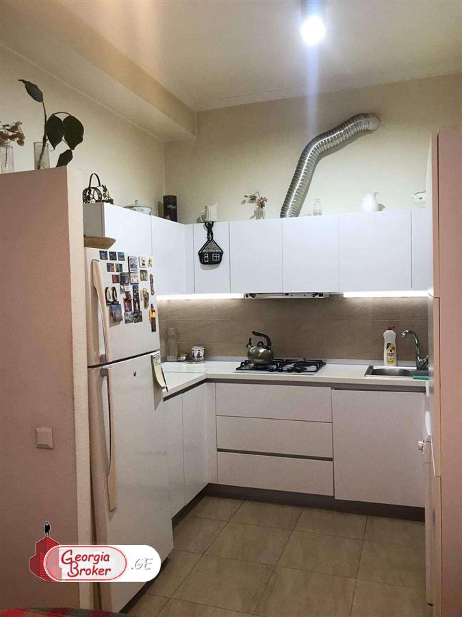 იყიდება ახალი გარემონტებული 4 ოთახიანი ბინა