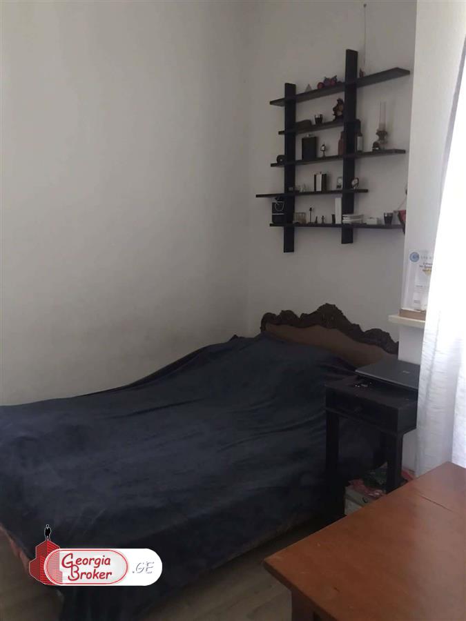 იყიდება ახალი გარემონტებული 4 ოთახიანი ბინა