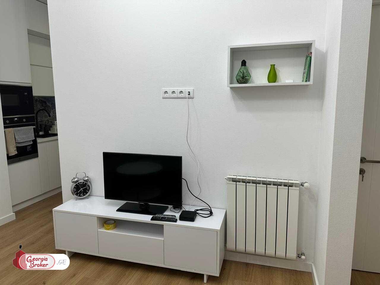 nearly repaired 4-room apartment for rent