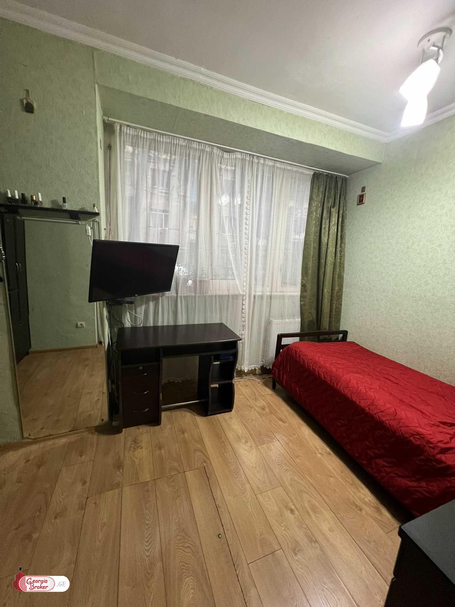 nearly repaired 2-room apartment for sale