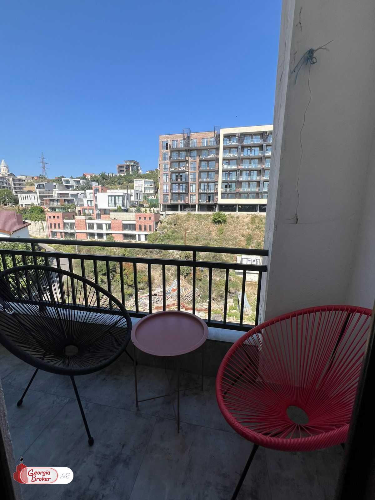 nearly repaired 2-room apartment for sale