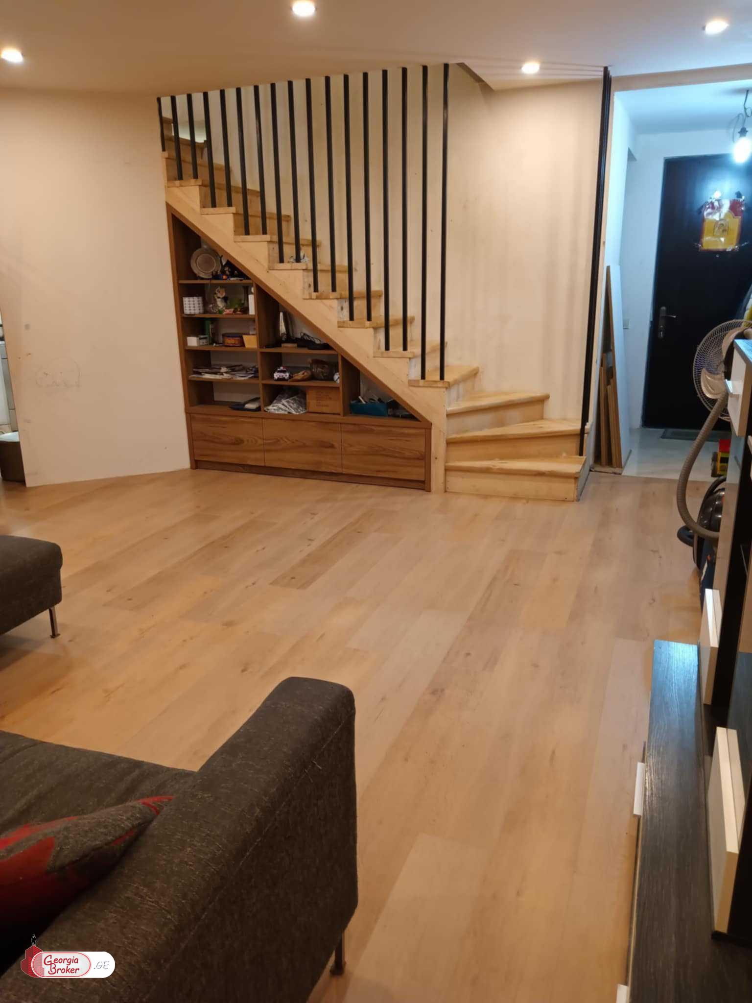 nearly repaired 6-room apartment for sale