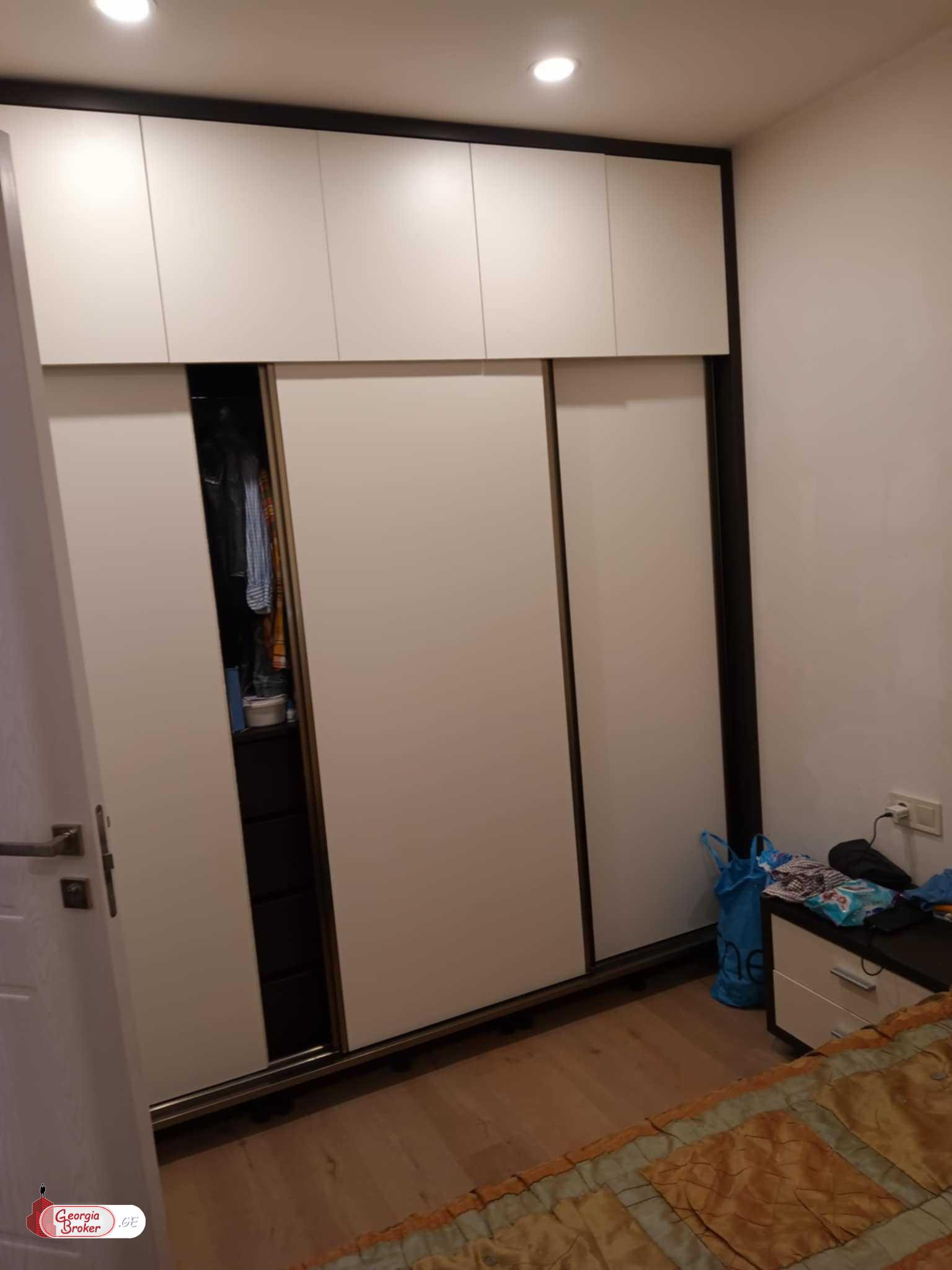 nearly repaired 6-room apartment for sale