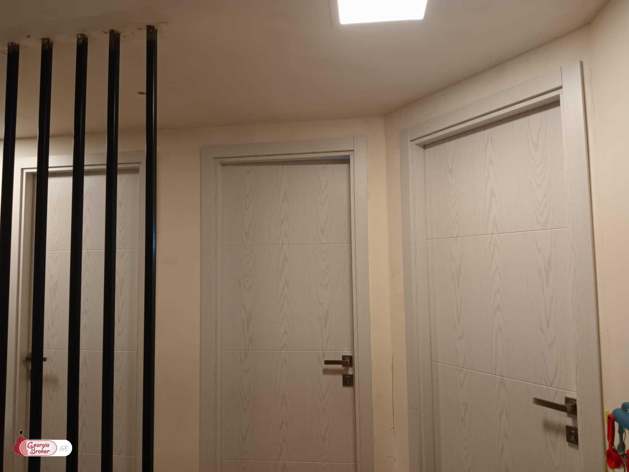 nearly repaired 6-room apartment for sale