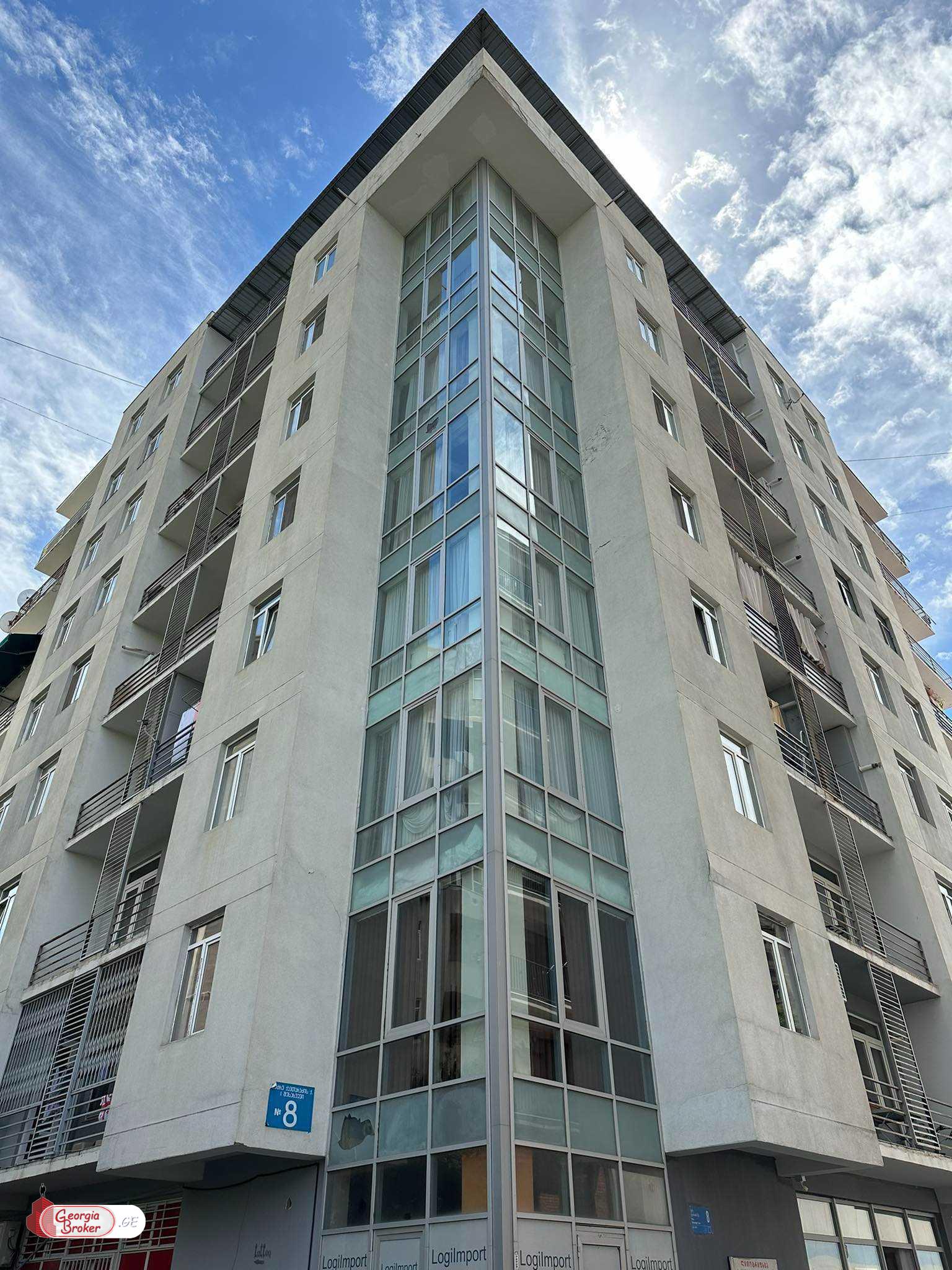 იყიდება ახალი გარემონტებული 2 ოთახიანი ბინა