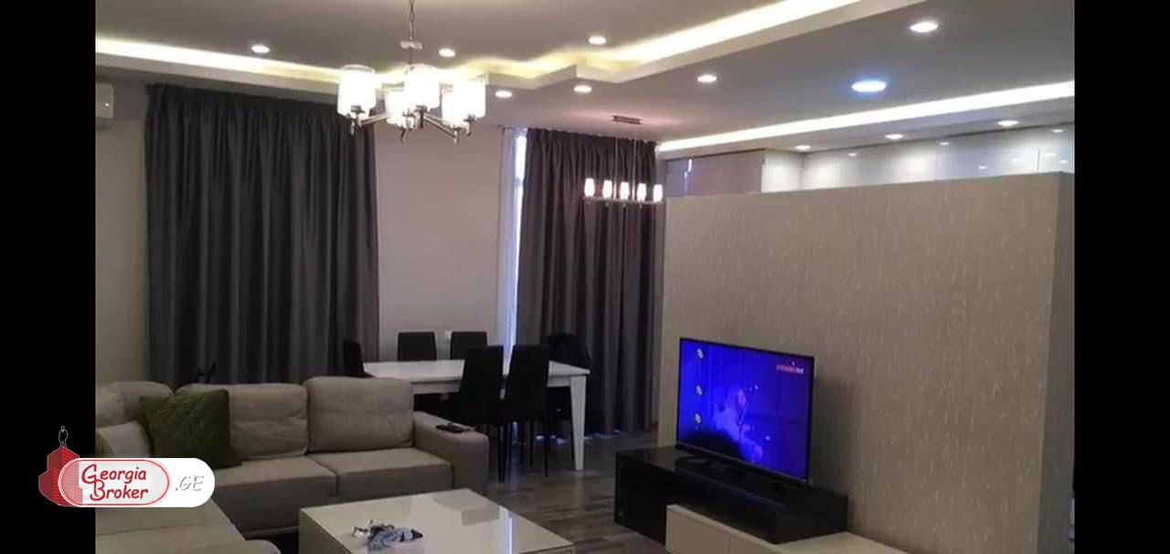 продается квартира с новым ремонтом 4-комнаты