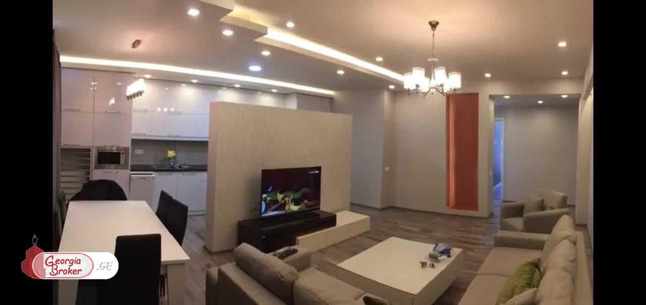 продается квартира с новым ремонтом 4-комнаты