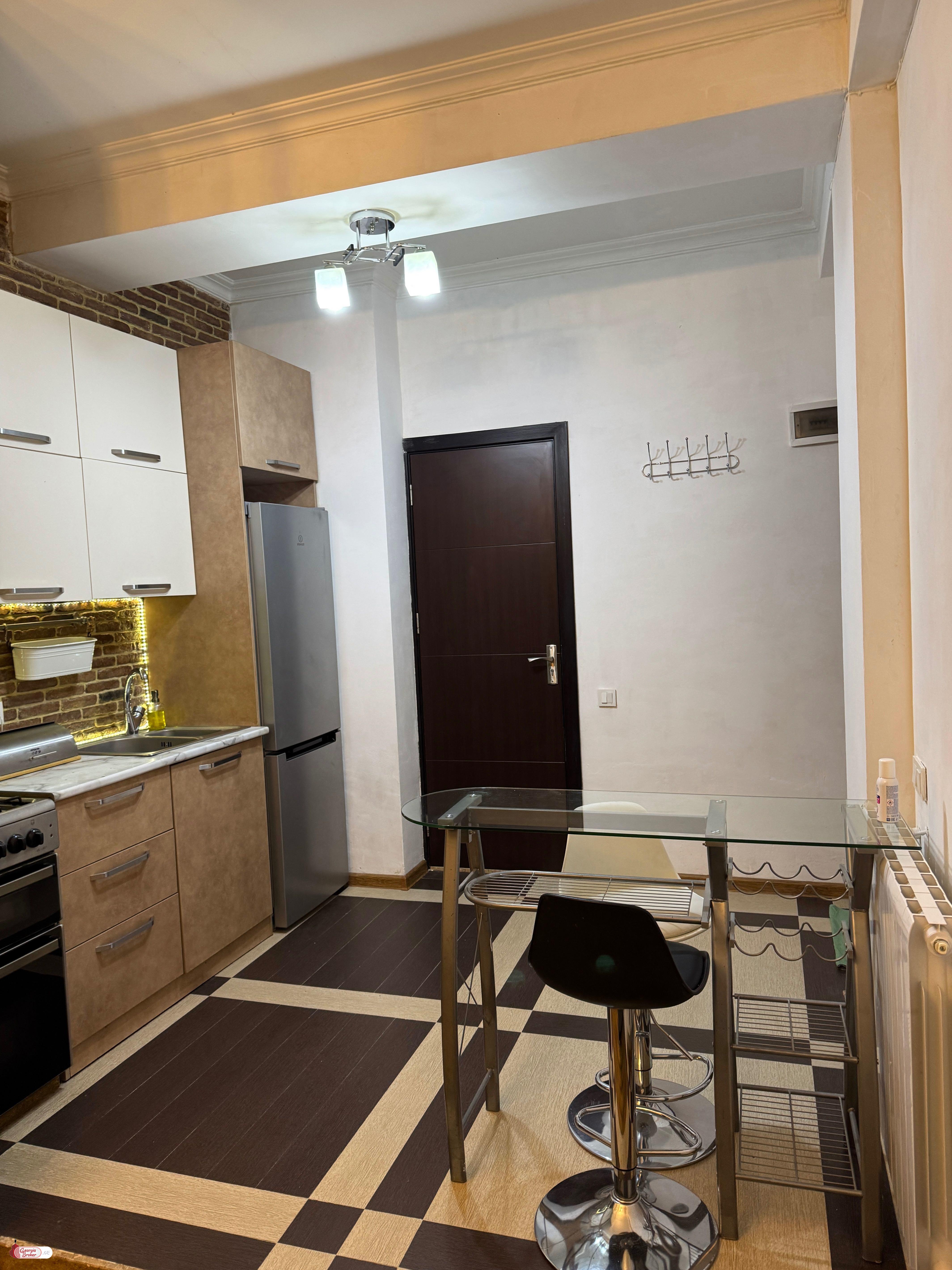 იყიდება ახალი გარემონტებული 2 ოთახიანი ბინა