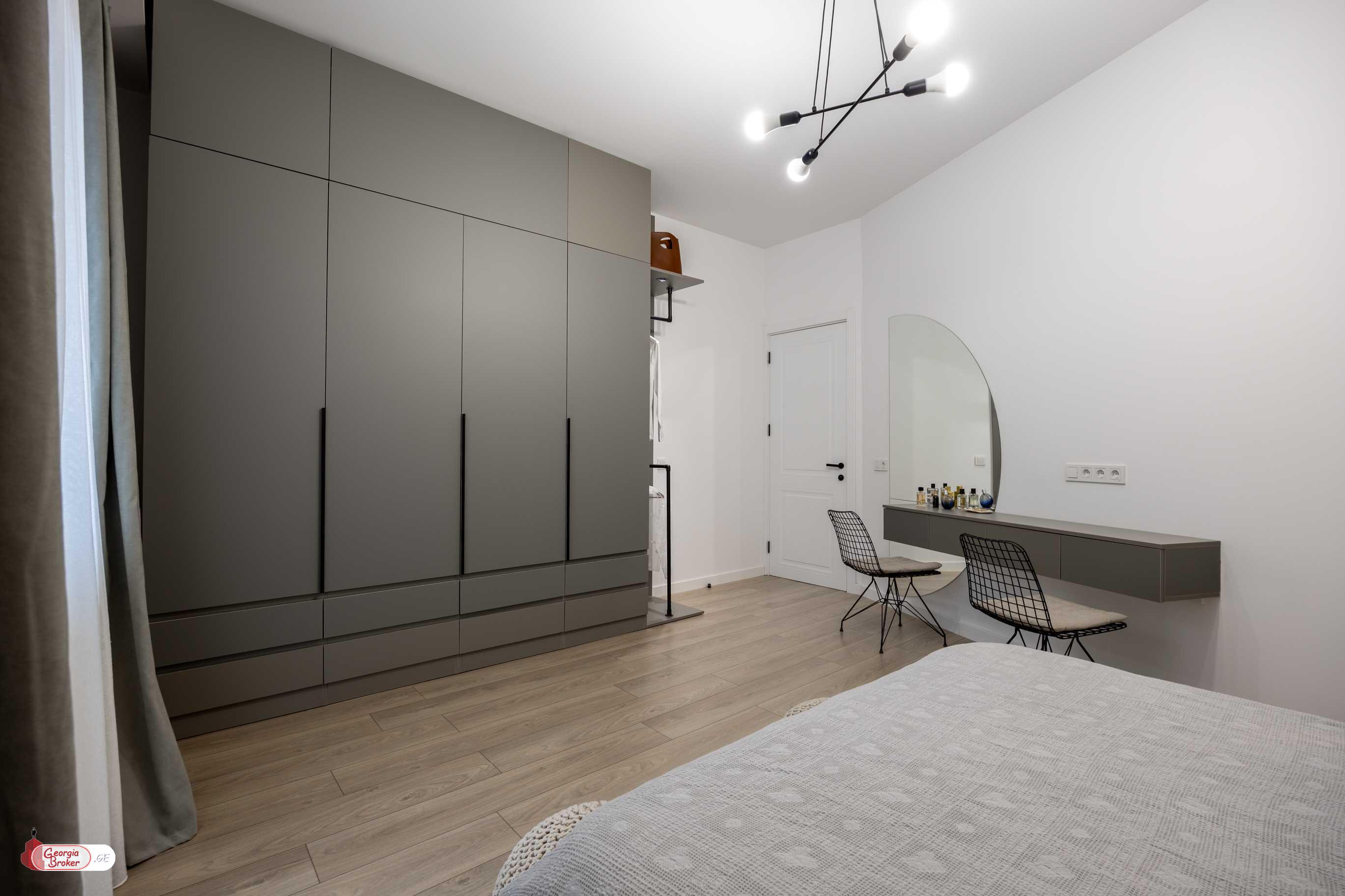 nearly repaired 3-room apartment for sale