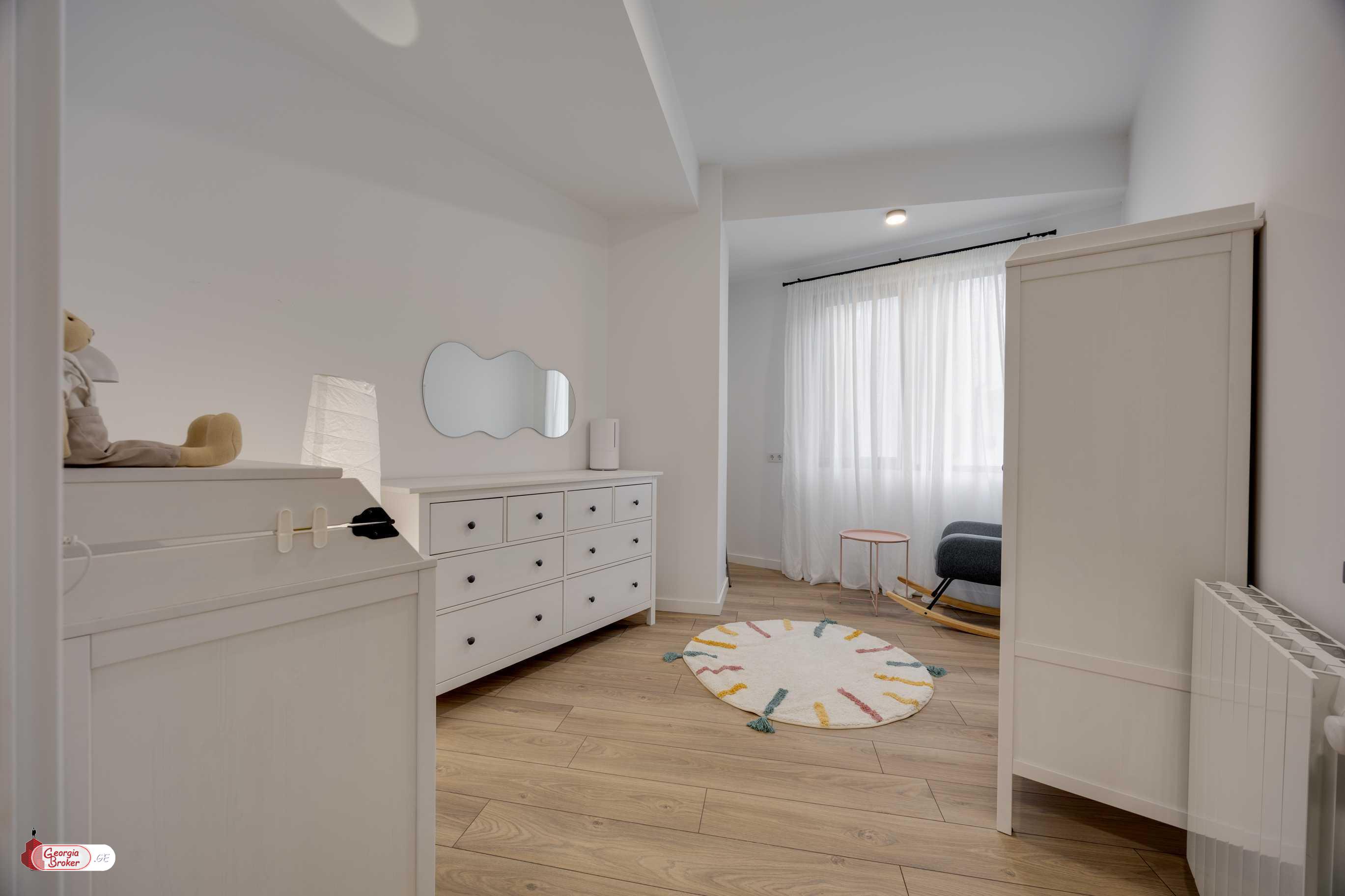 nearly repaired 3-room apartment for sale