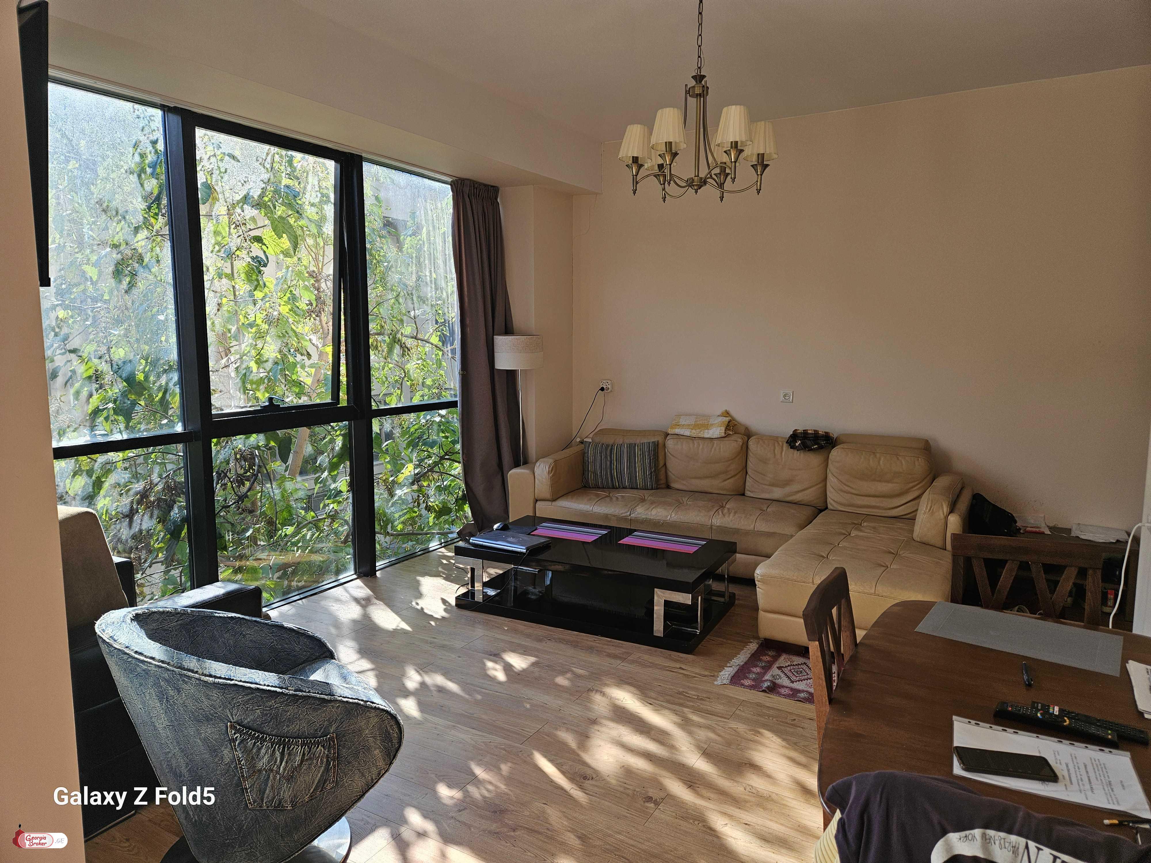 продается квартира с новым ремонтом 3-комнаты