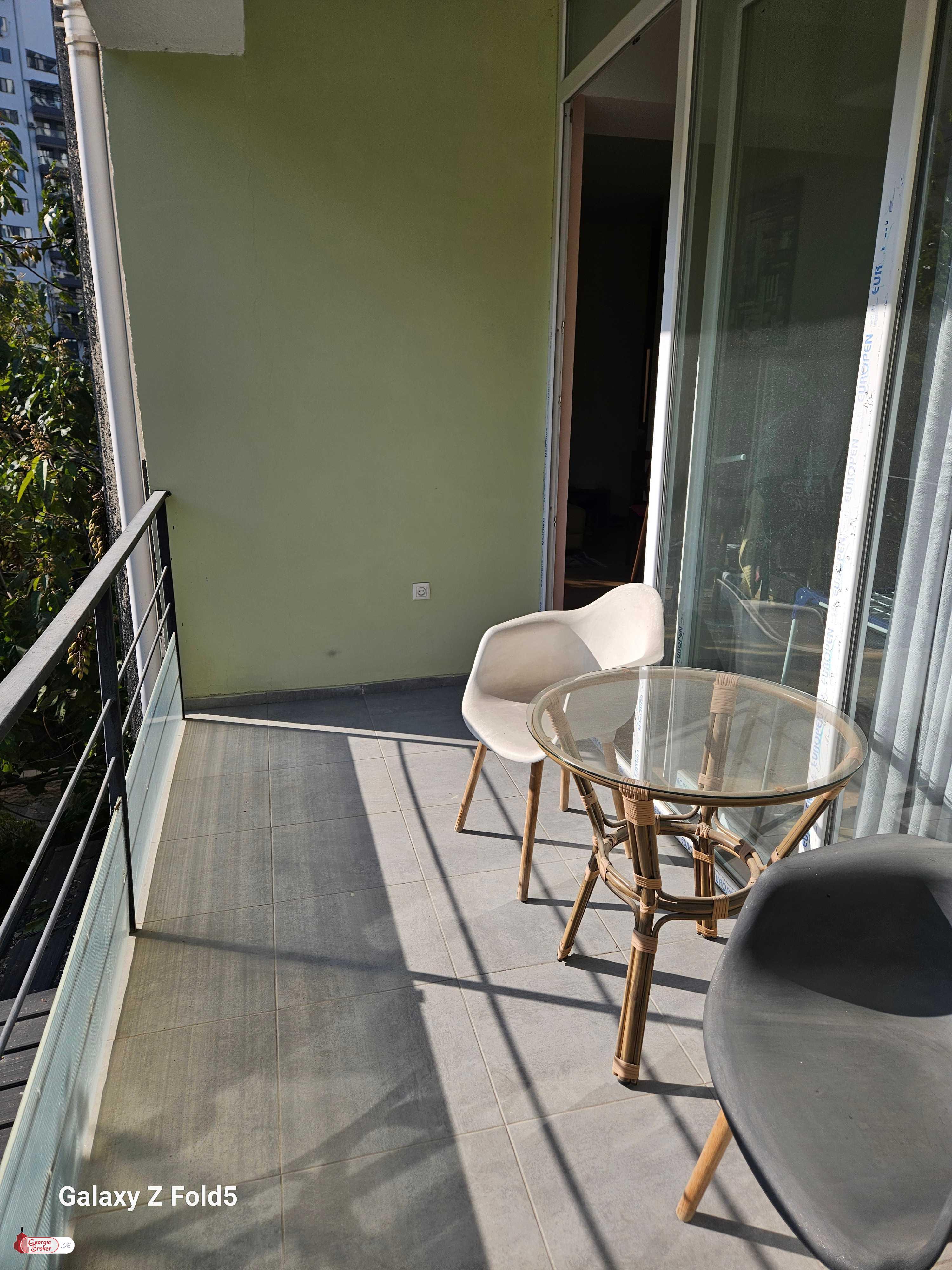 продается квартира с новым ремонтом 3-комнаты