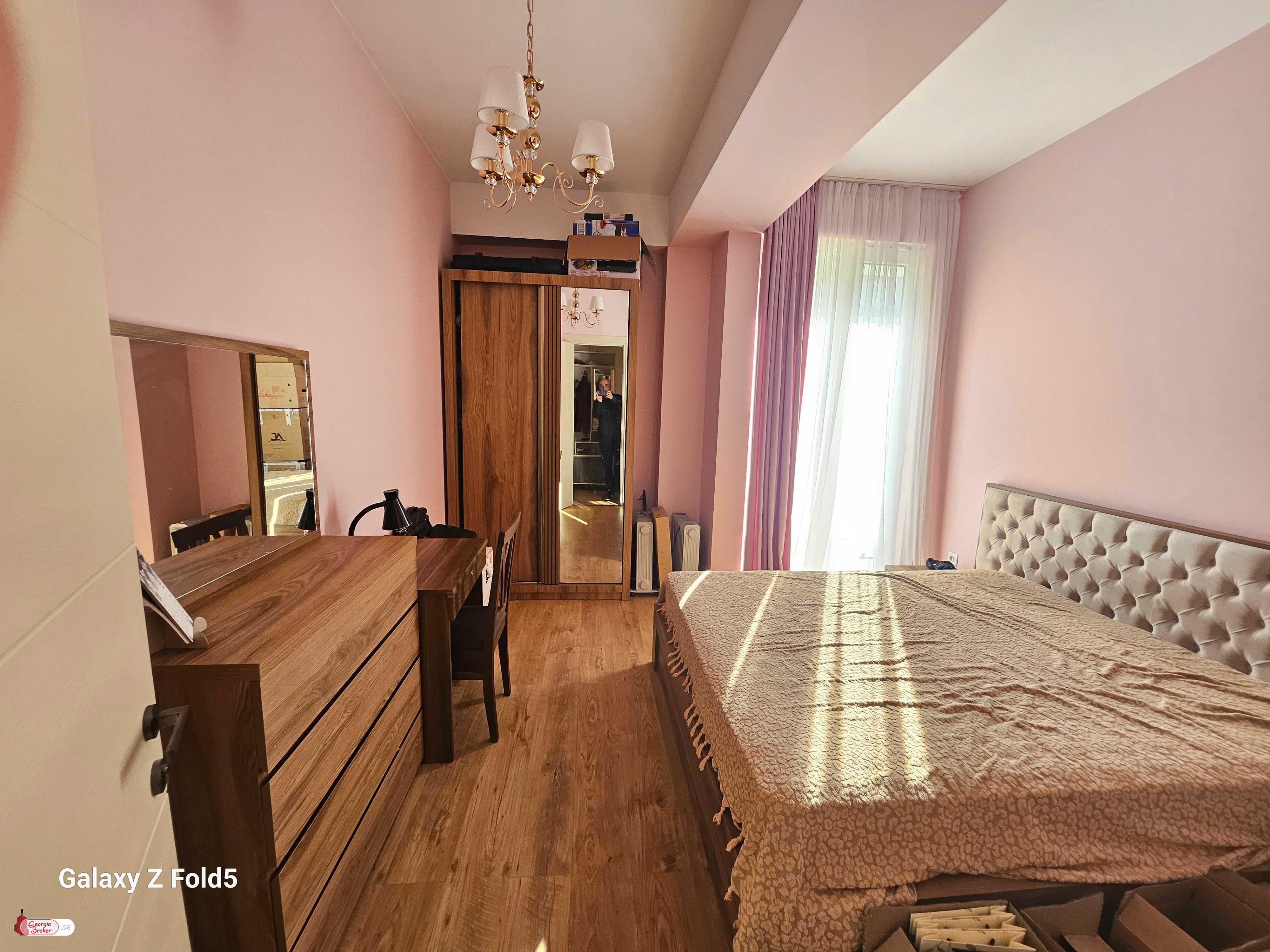 продается квартира с новым ремонтом 3-комнаты