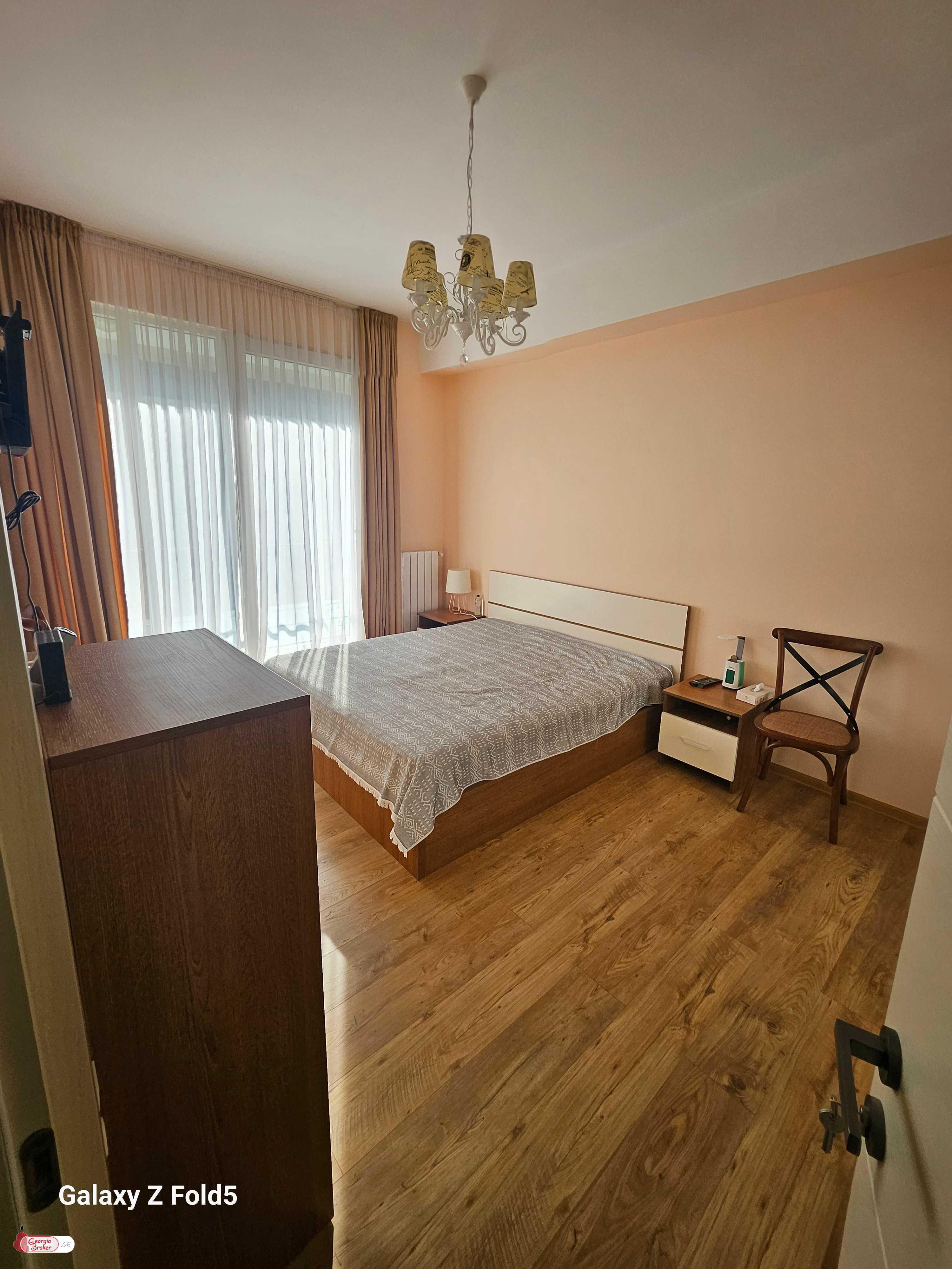 продается квартира с новым ремонтом 3-комнаты