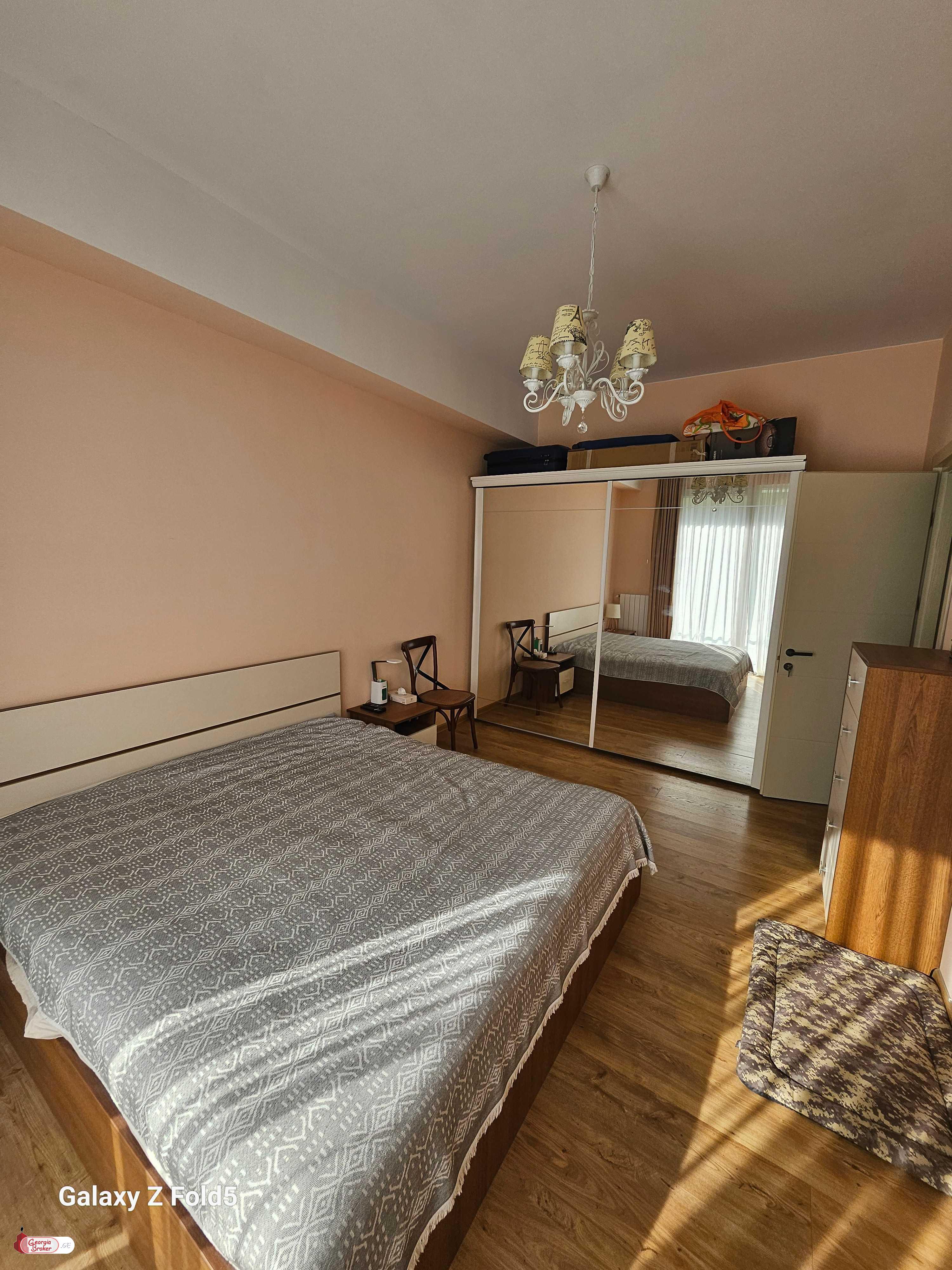 продается квартира с новым ремонтом 3-комнаты