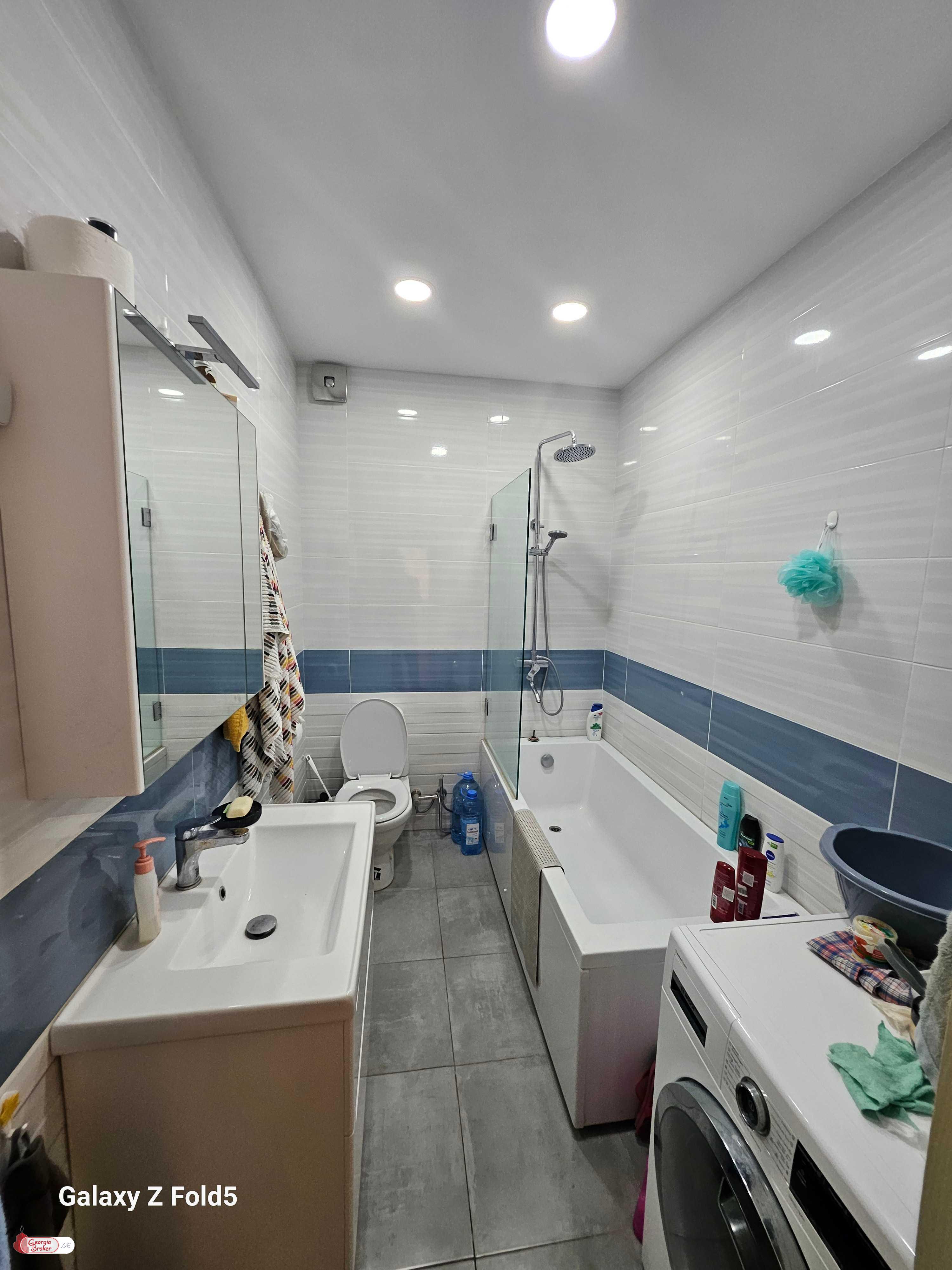 продается квартира с новым ремонтом 3-комнаты