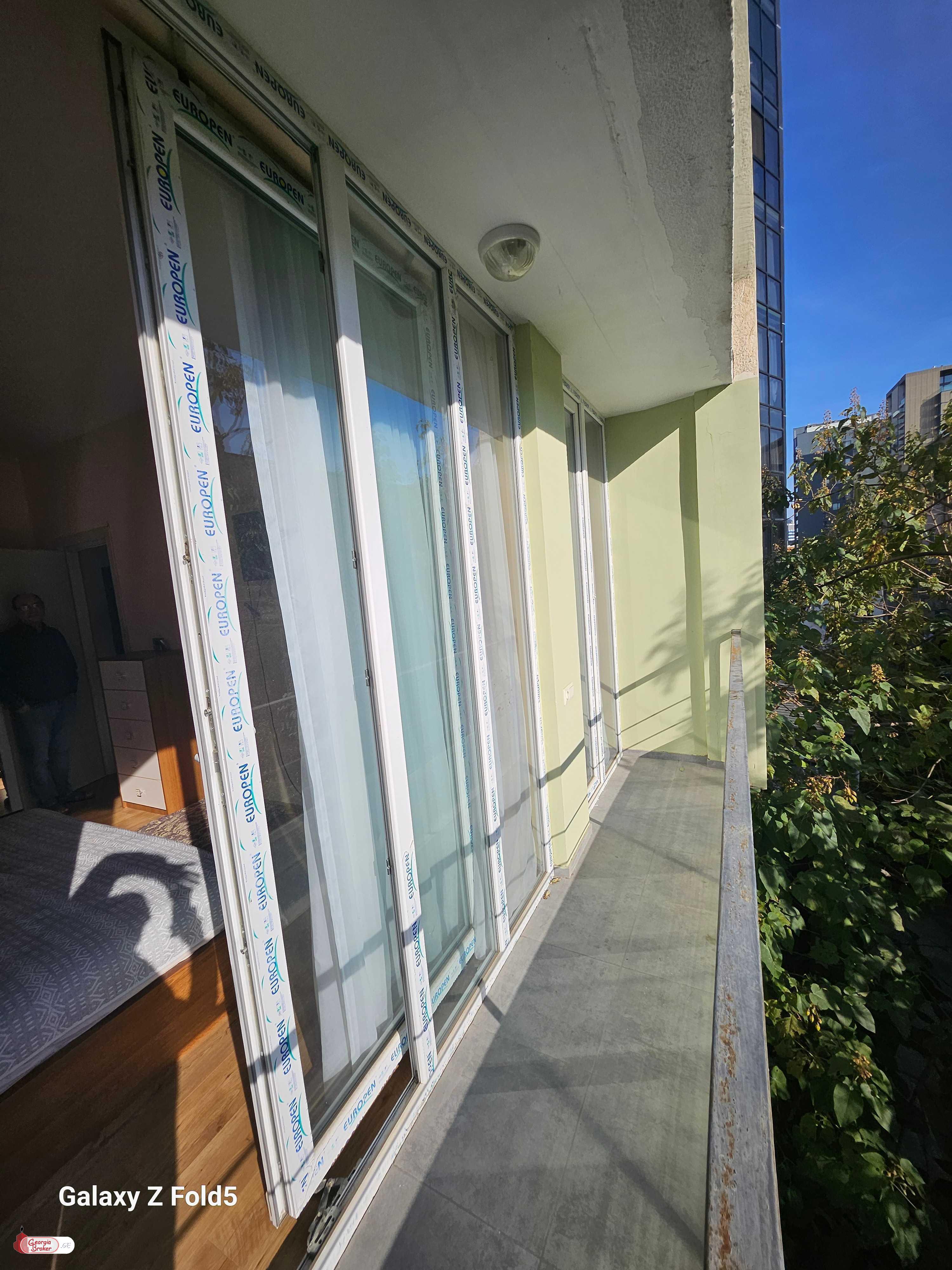 продается квартира с новым ремонтом 3-комнаты